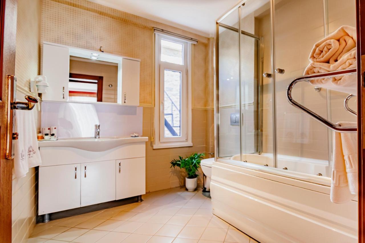 Fatma Sultan Hotel Istanbul Bagian luar foto